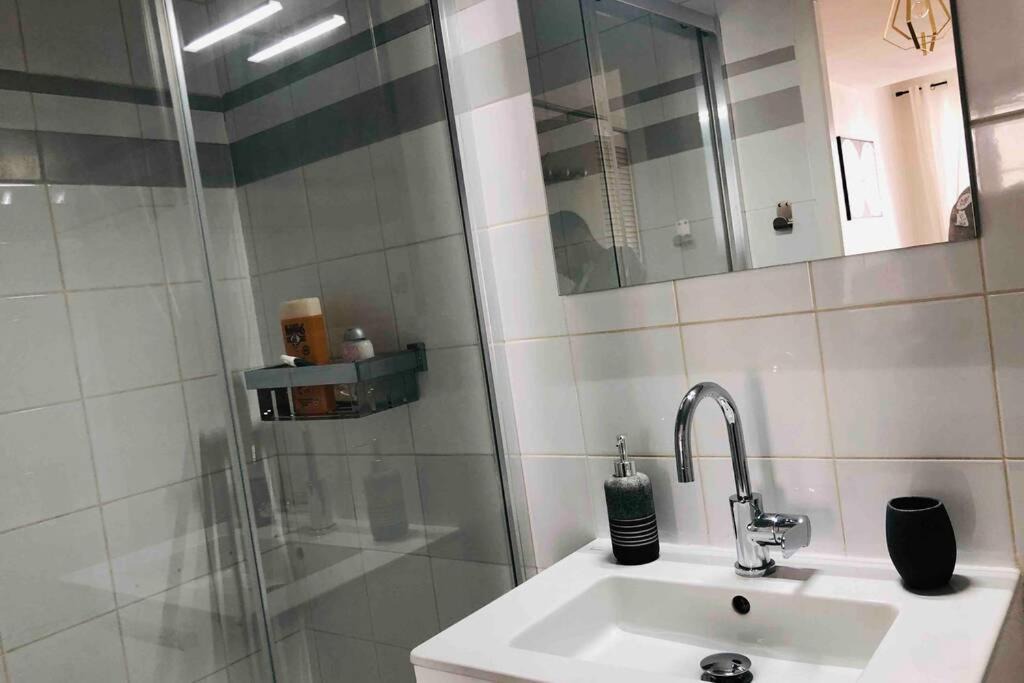 Photo of Bathroom in La Rochelle City Centre