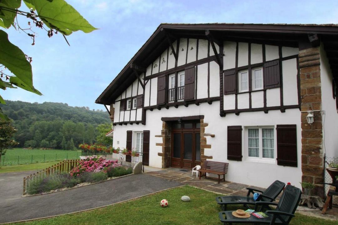 Photo of Buildings in Beyrie-sur-Joyeuse
