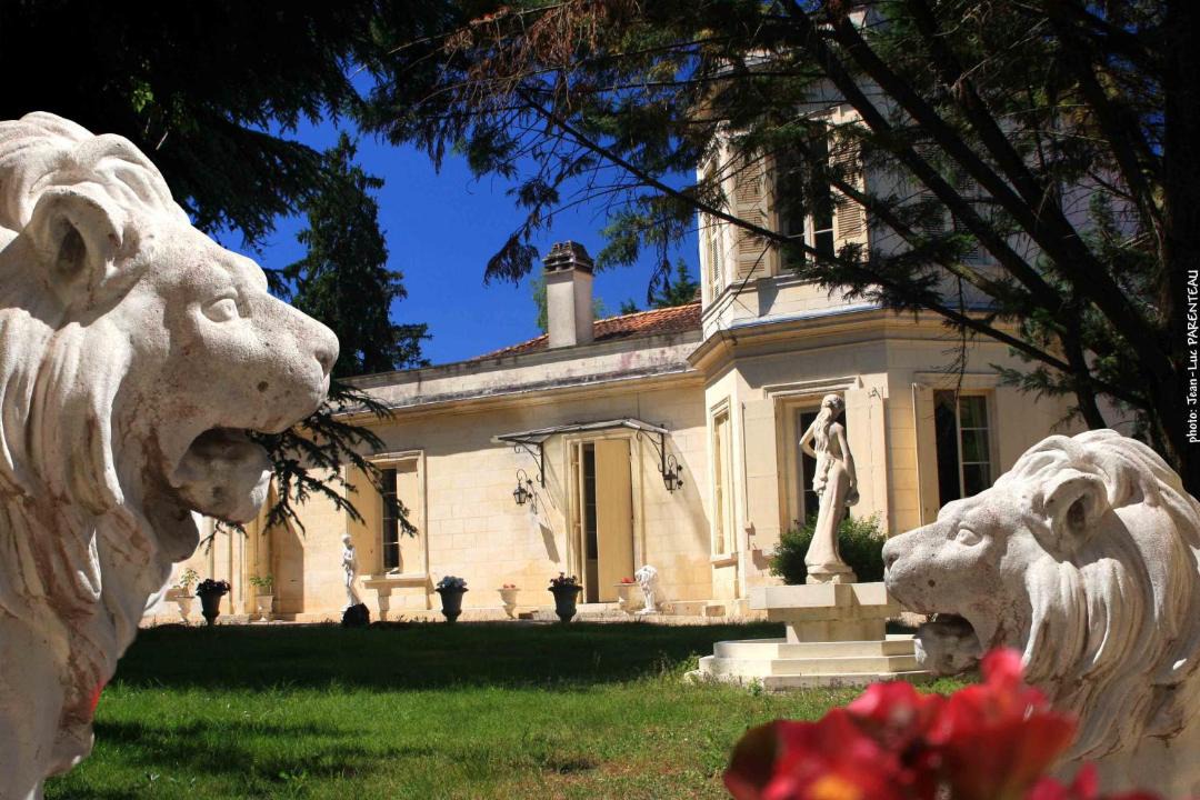 Photo of Buildings in Montussan