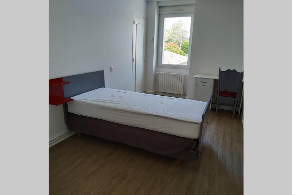 Photo of Bedroom in Savigny-Levescault