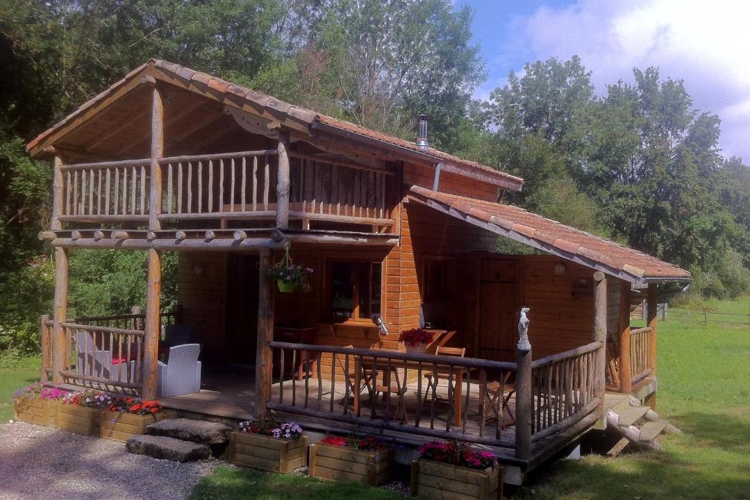 Photo of Buildings in Marmont-Pachas