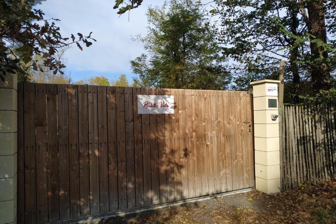 Photo of Buildings in Leognan