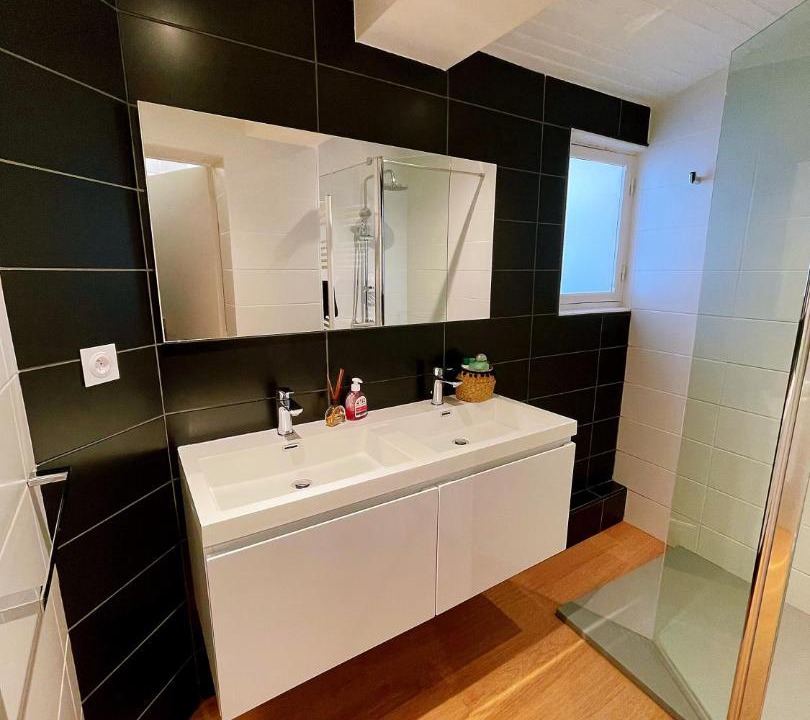 Photo of Bathroom in Saint-Emilion