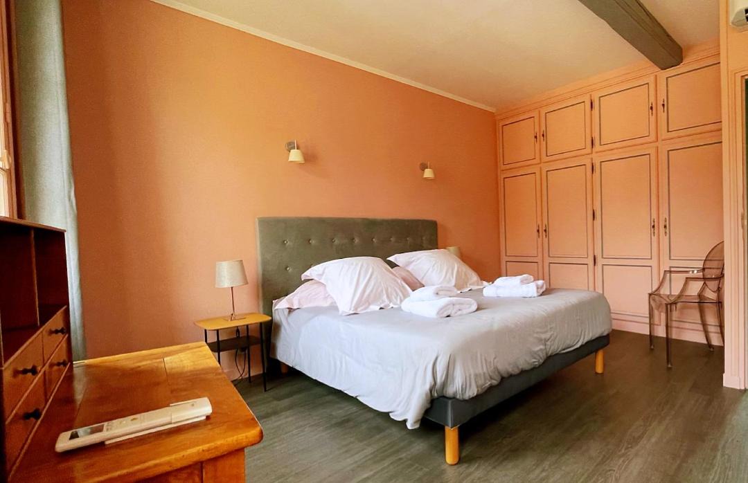 Photo of Bedroom in Saint-Emilion