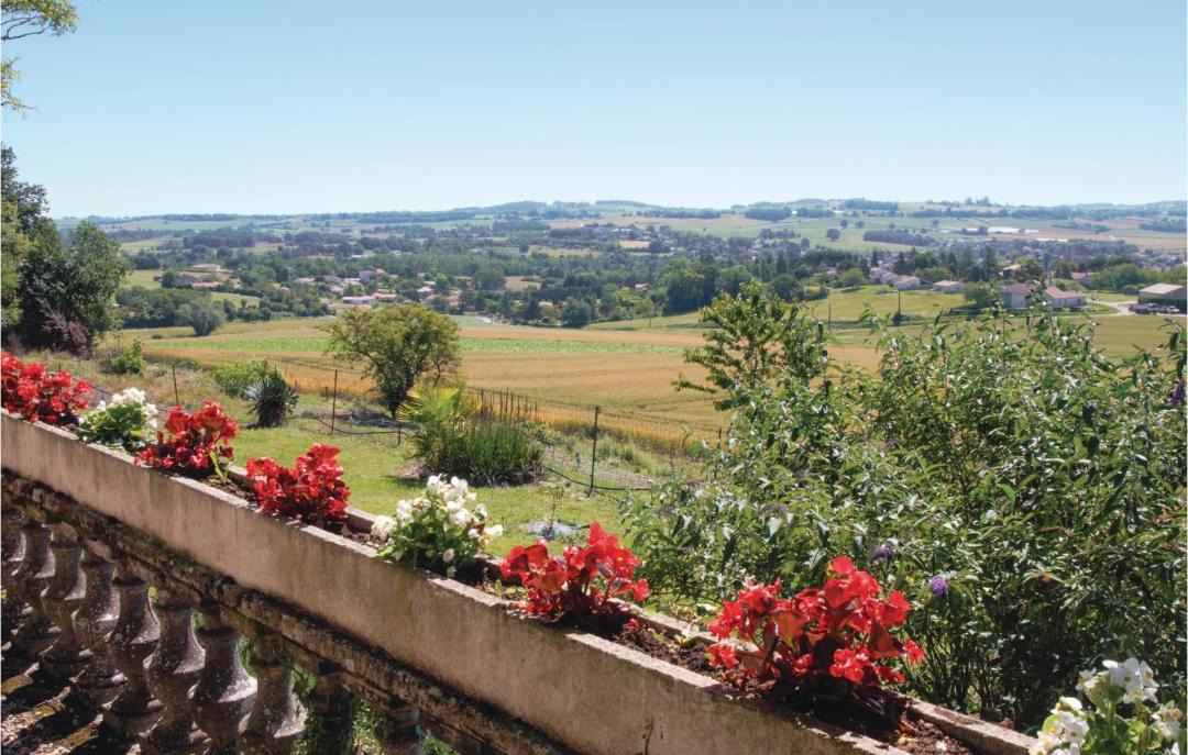 Photo of Patio Balcony in Lavardac