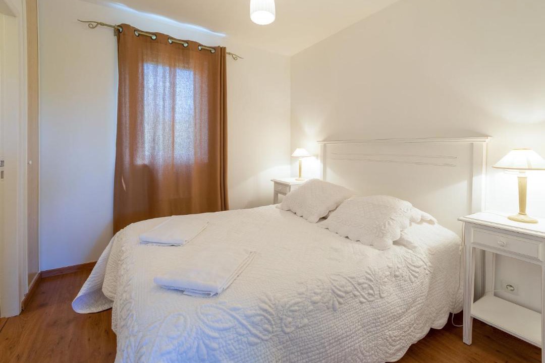 Photo of Bedroom in Parentis-en-Born