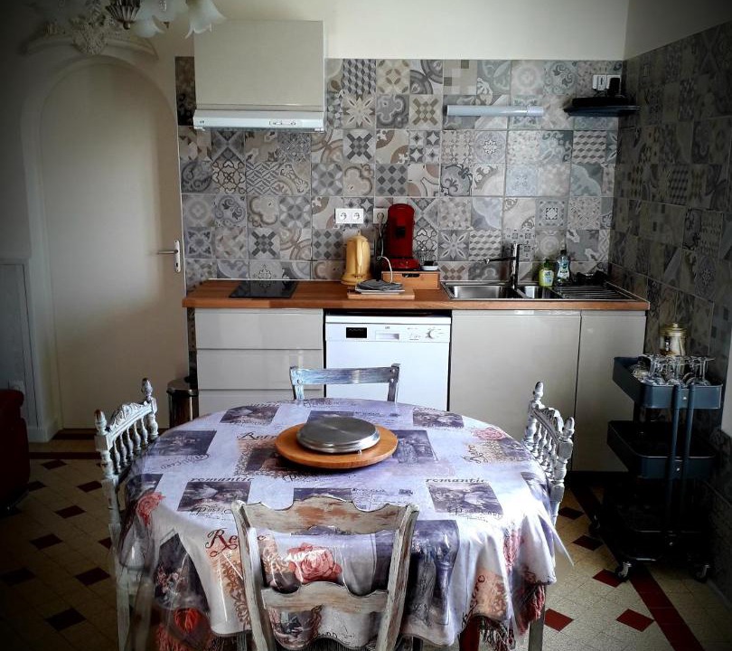 Photo of Kitchen in Saint-Martin-de-Gurson