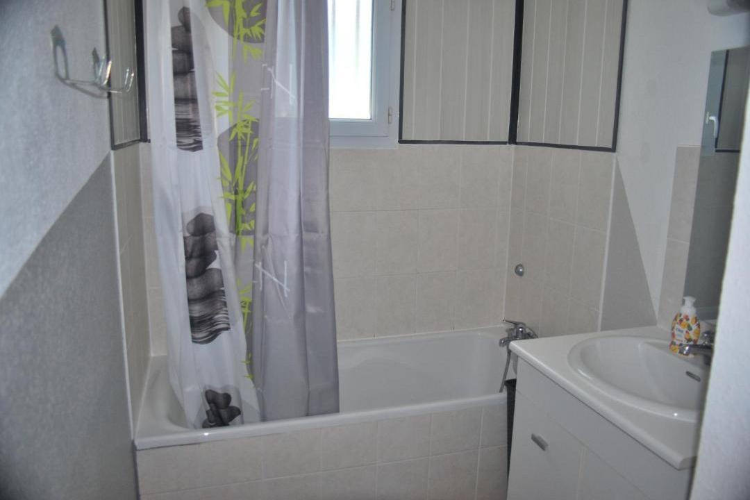 Photo of Bathroom in Royan