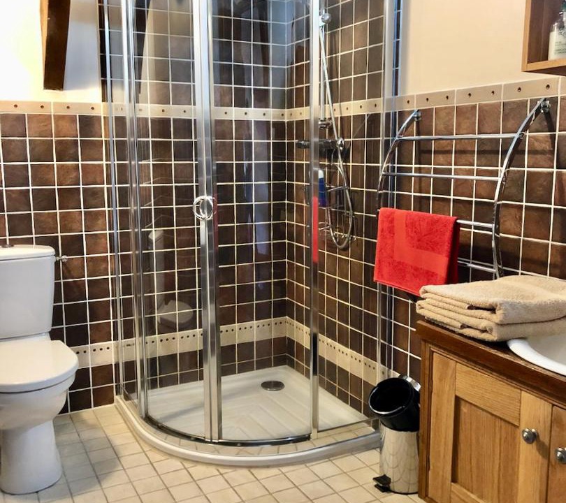 Photo of Bathroom in Glandon