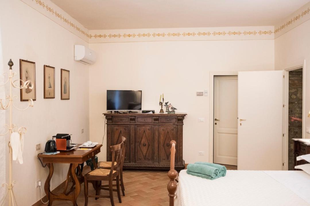 Photo of Bedroom in Lornano