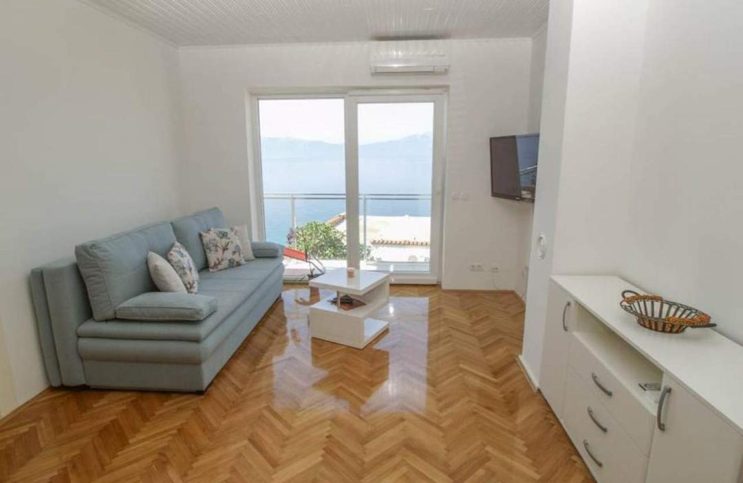 Photo of Livingroom in Brist