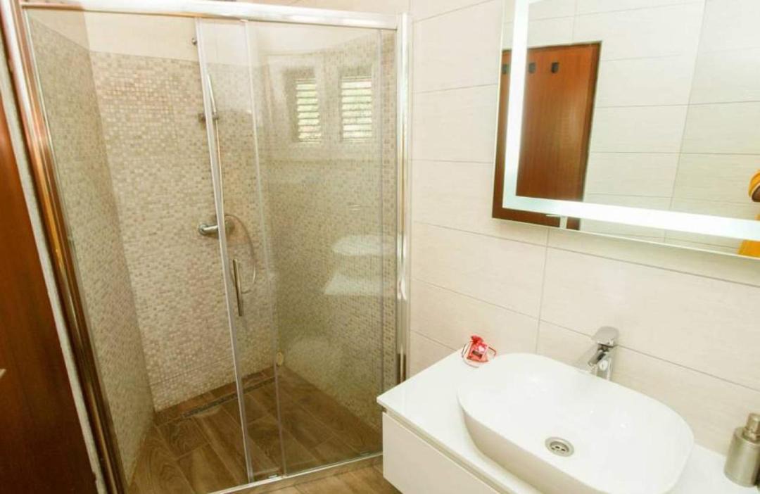 Photo of Bathroom in Brist