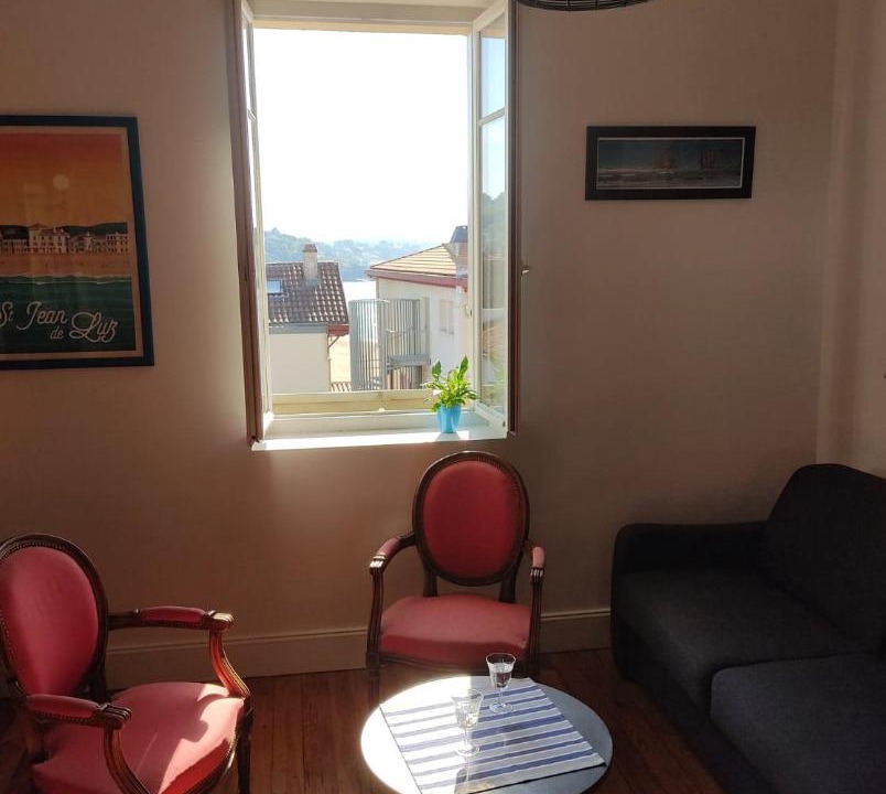 Photo of Livingroom in Saint-Jean-de-Luz City Center