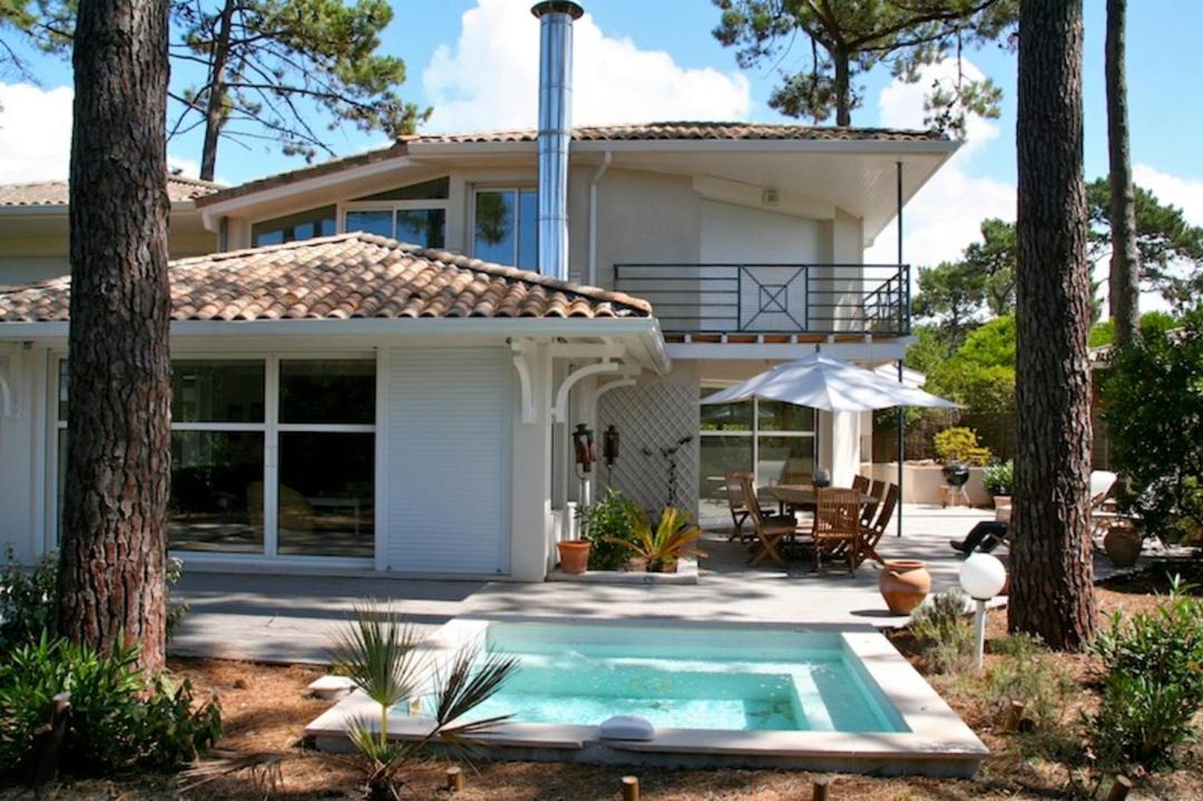 Photo of Outdoor in L'Herbe
