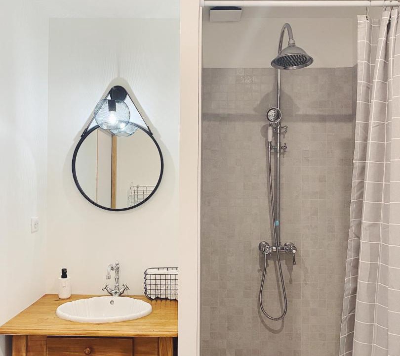 Photo of Bathroom in Valeuil