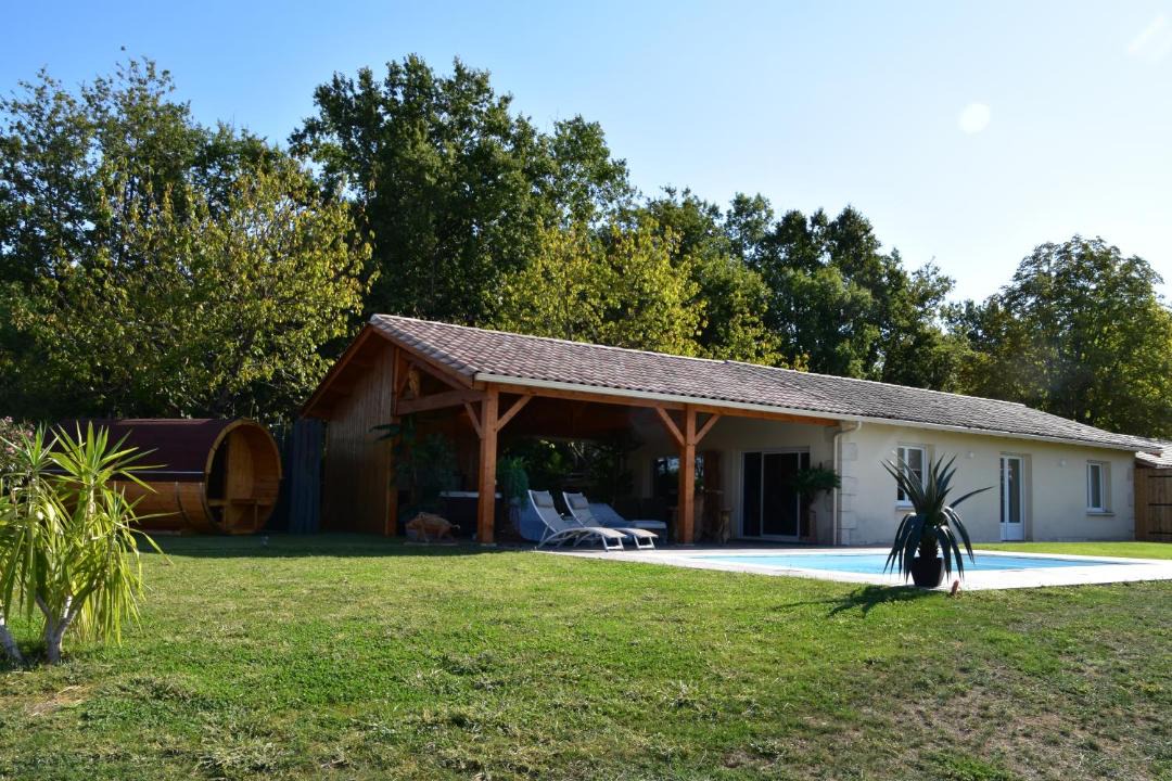 Photo of Buildings in Eymet