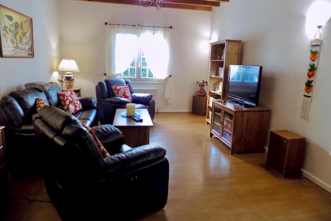 Photo of Livingroom in Dournazac