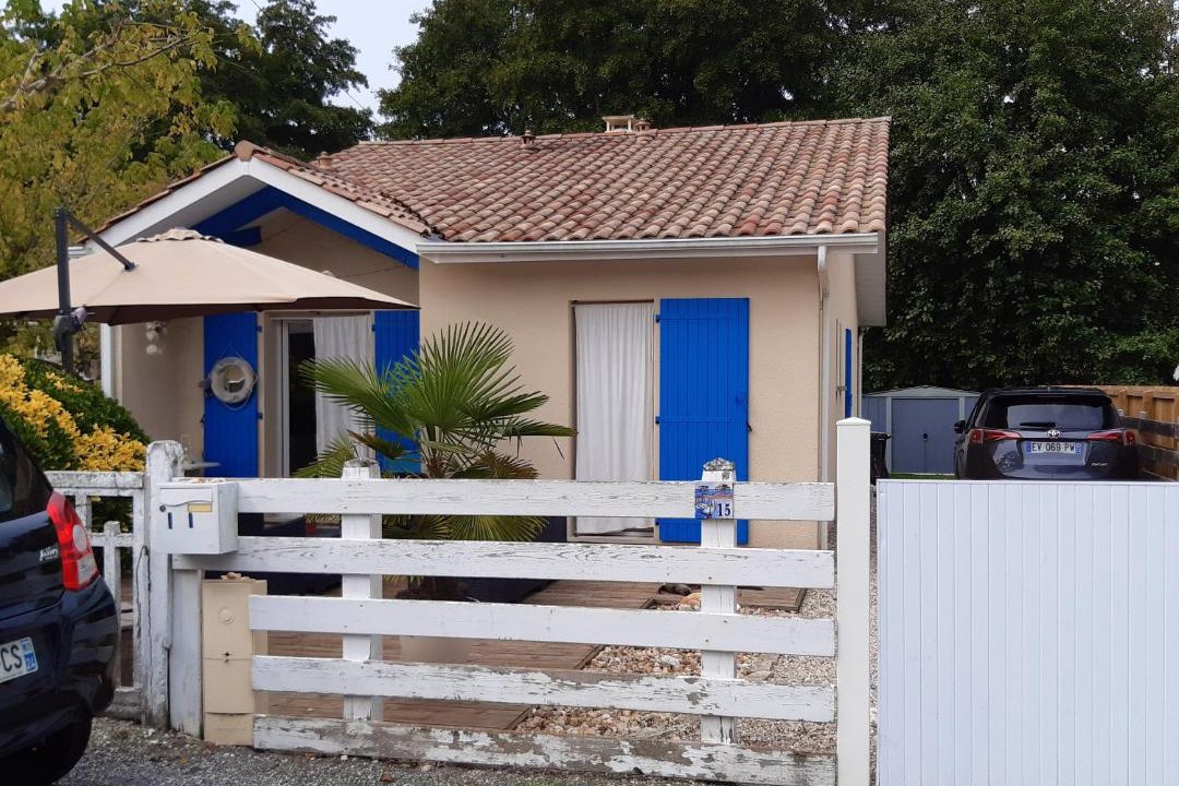 Photo of Buildings in Taussat