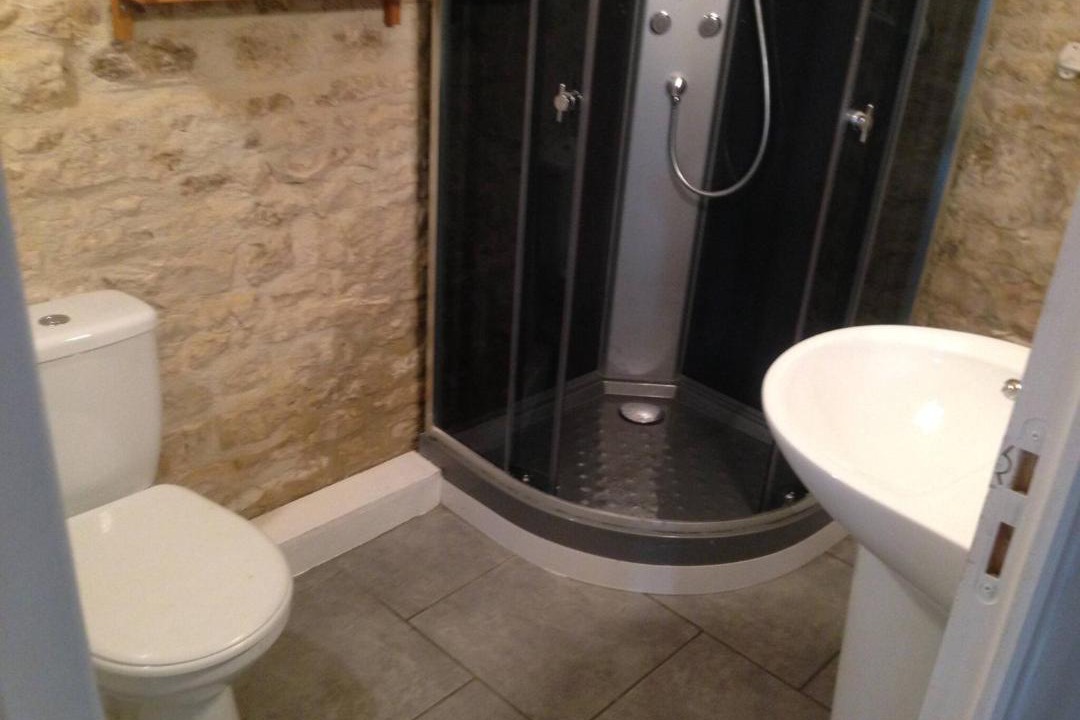 Photo of Bathroom in Duil-sur-le-Mignon