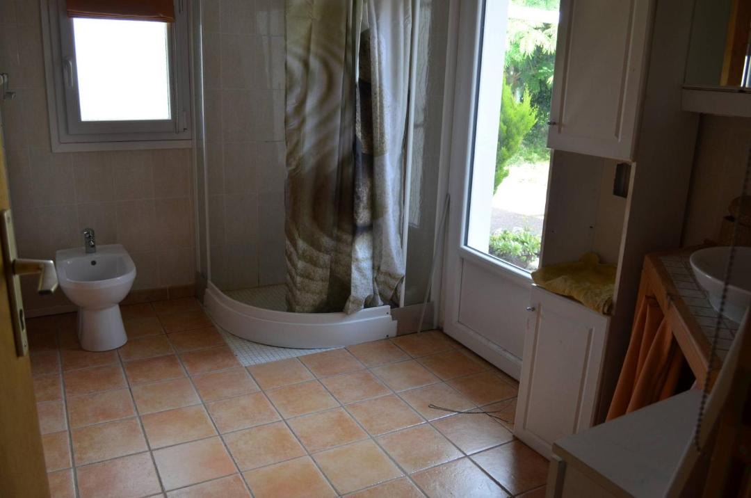 Photo of Bathroom in Saint-Antoine-de-Breuilh
