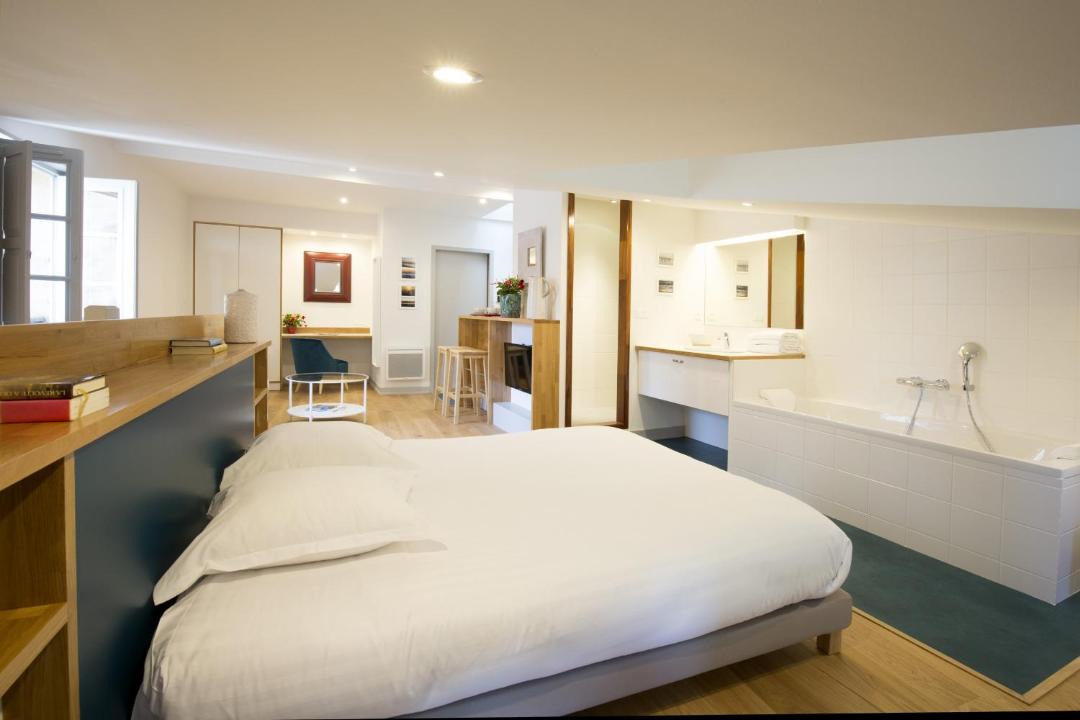 Photo of Bedroom in Saint-Michel