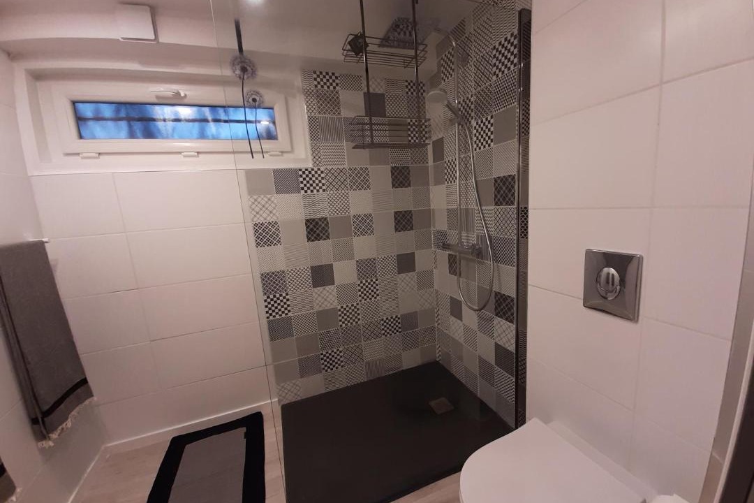 Photo of Bathroom in Fontaine-le-Comte