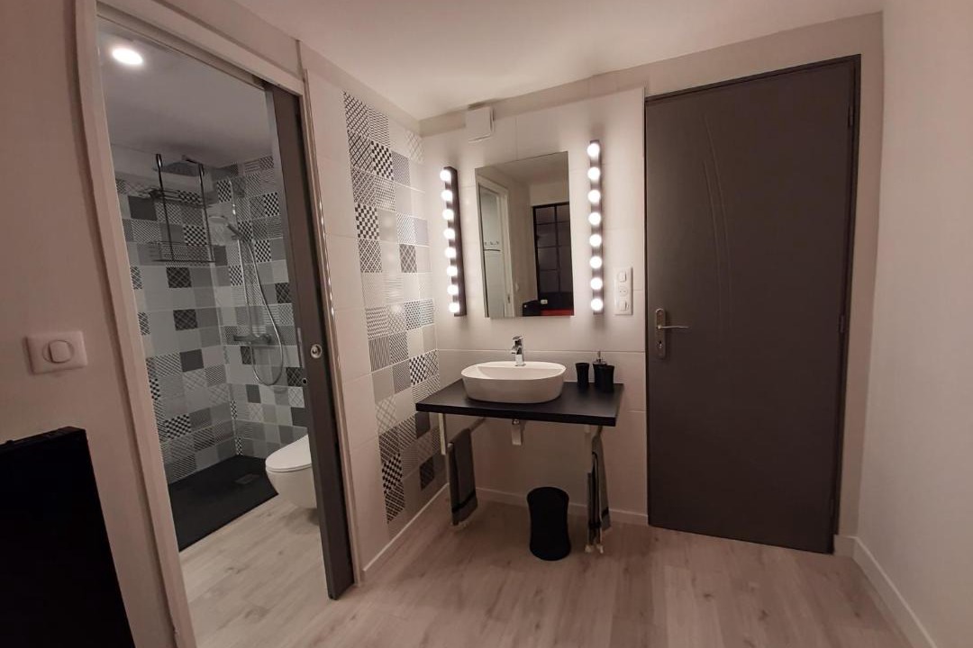 Photo of Bathroom in Fontaine-le-Comte