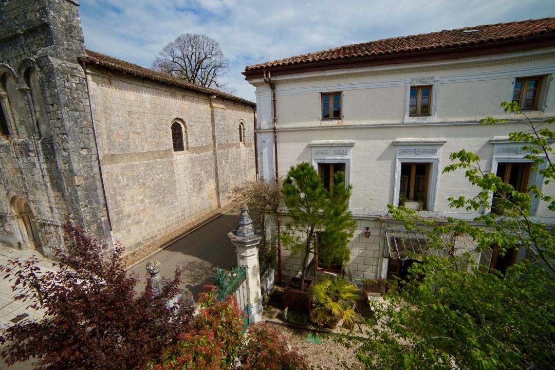 Photo of Buildings in Feuillade