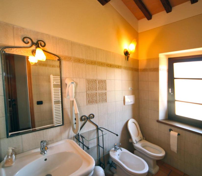 Photo of Bathroom in Montalcino