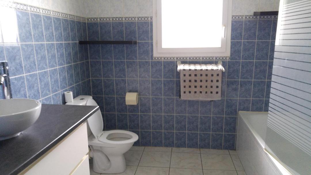 Photo of Bathroom in Lanton