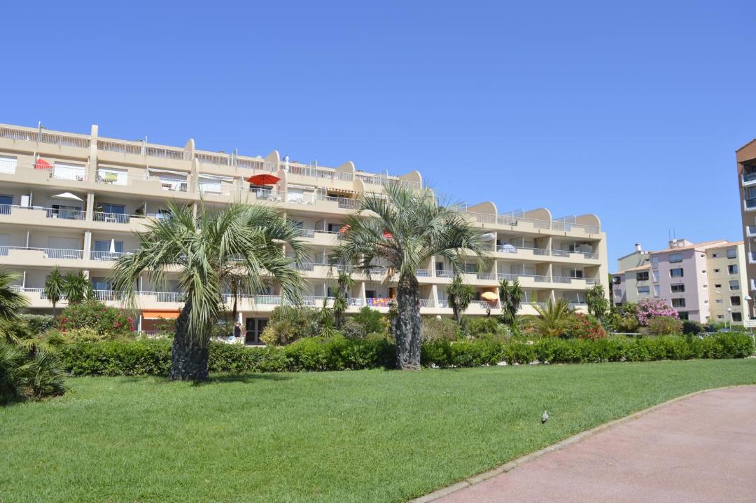 Photo of Buildings in Toulon - Hyeres