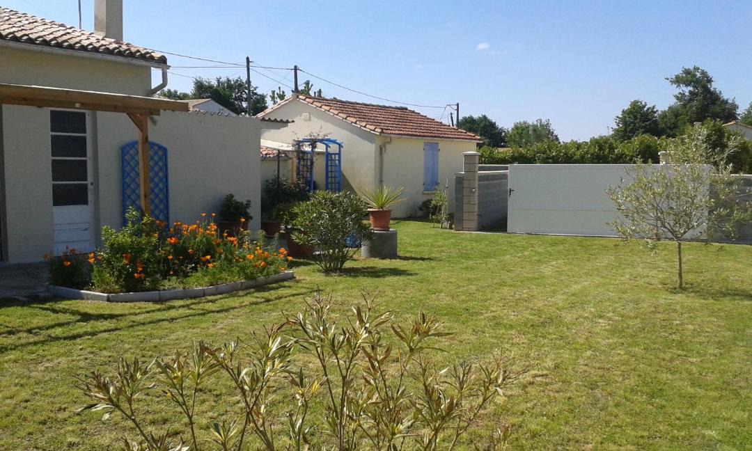 Photo of Buildings in Etaules