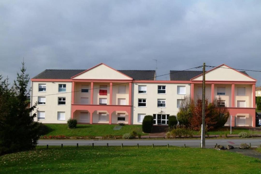 Photo of Buildings in Jaunay-Clan