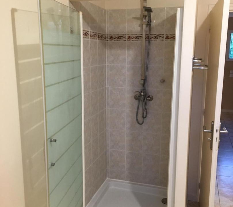 Photo of Bathroom in Cenon