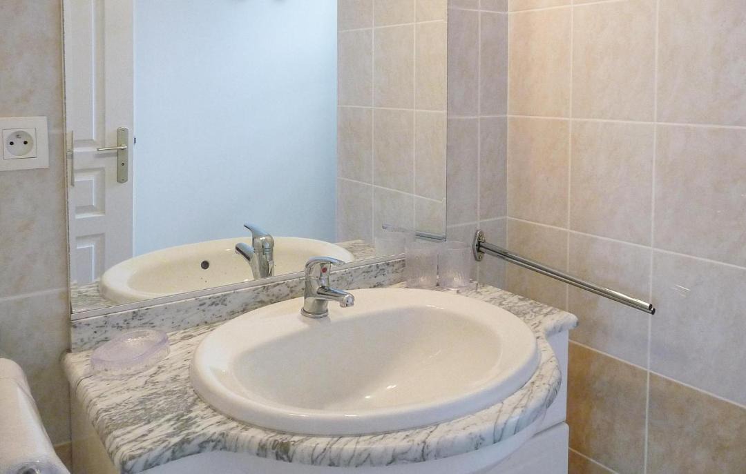 Photo of Bathroom in Beauville