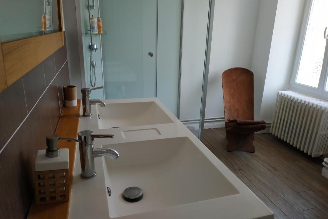 Photo of Bathroom in Saint-Martin-l'Ars