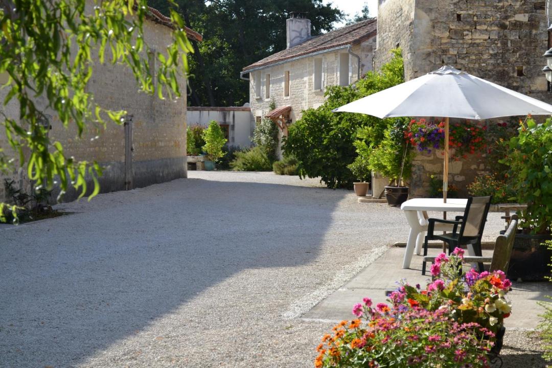 Photo of Others in Chef-Boutonne