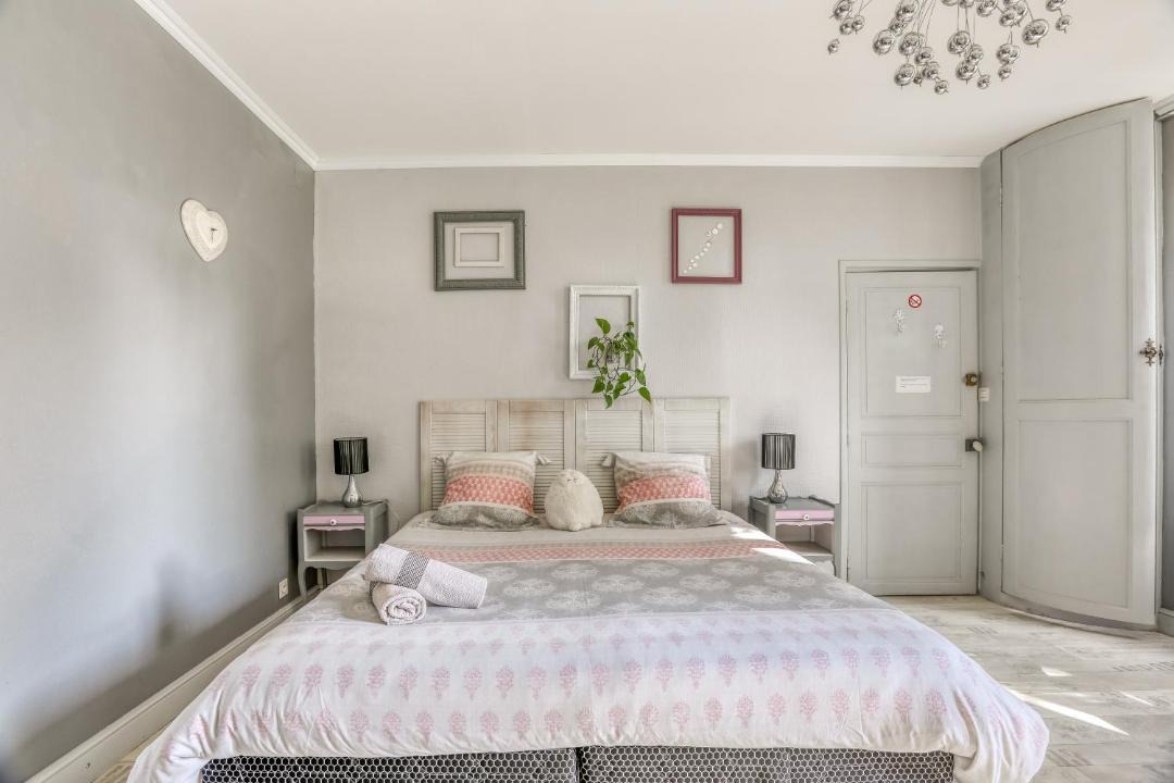 Photo of Bedroom in Pons