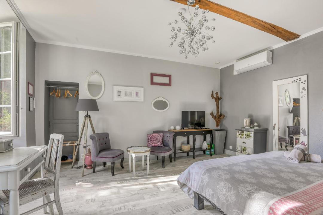 Photo of Bedroom in Pons