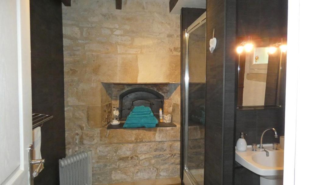 Photo of Bathroom in Saint-Vincent-la-Chatre
