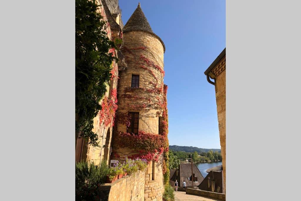 Photo of Buildings in La Roque-Gageac