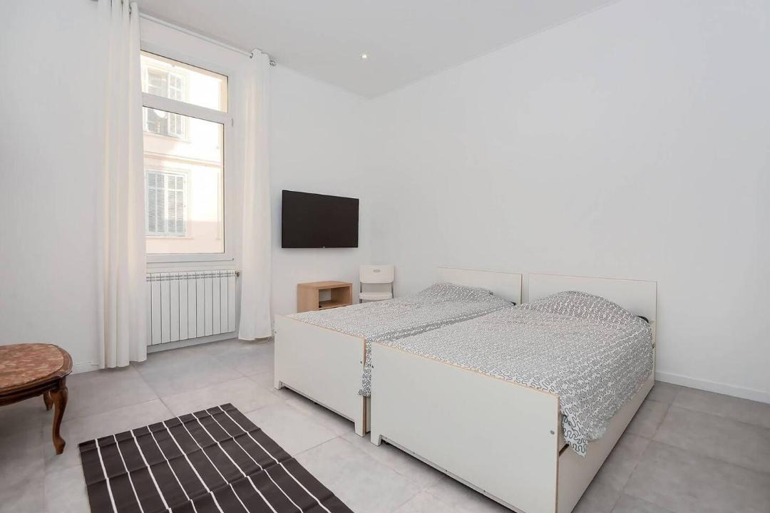 Photo of Bedroom in Cannes City Centre