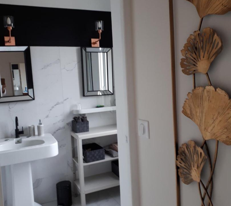 Photo of Bathroom in Libourne