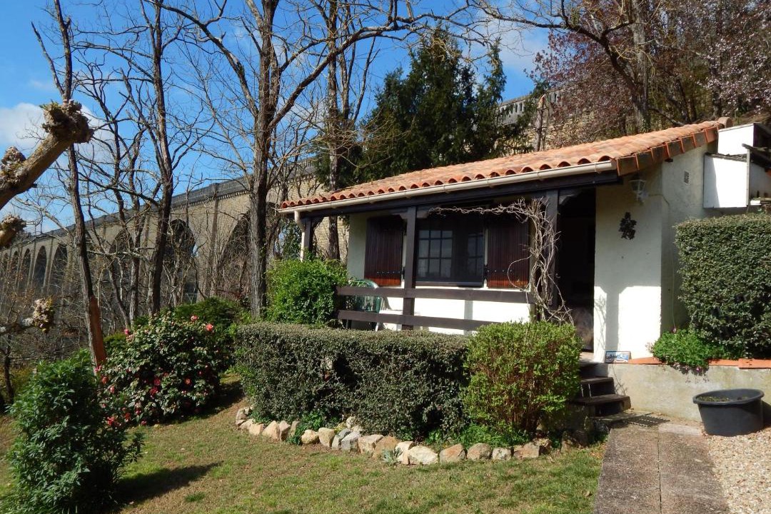 Photo of Buildings in L'Isle-Jourdain