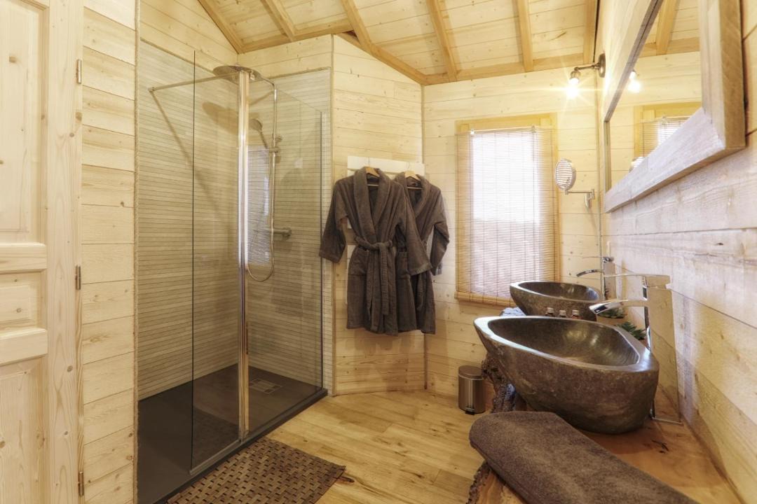 Photo of Bathroom in Saint-Martin-des-Combes