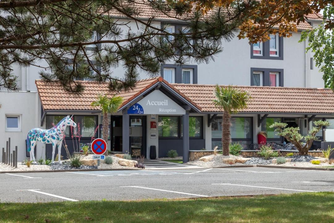 Photo of Buildings in Souche