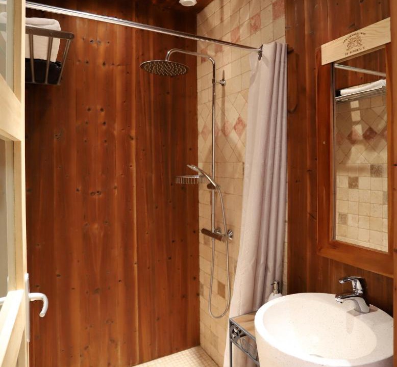 Photo of Bathroom in Capucins - Victoire