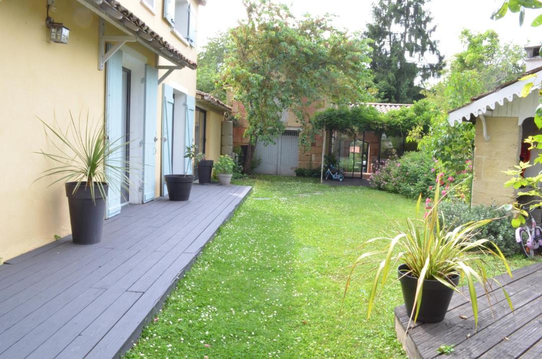 Photo of Buildings in Gauriac