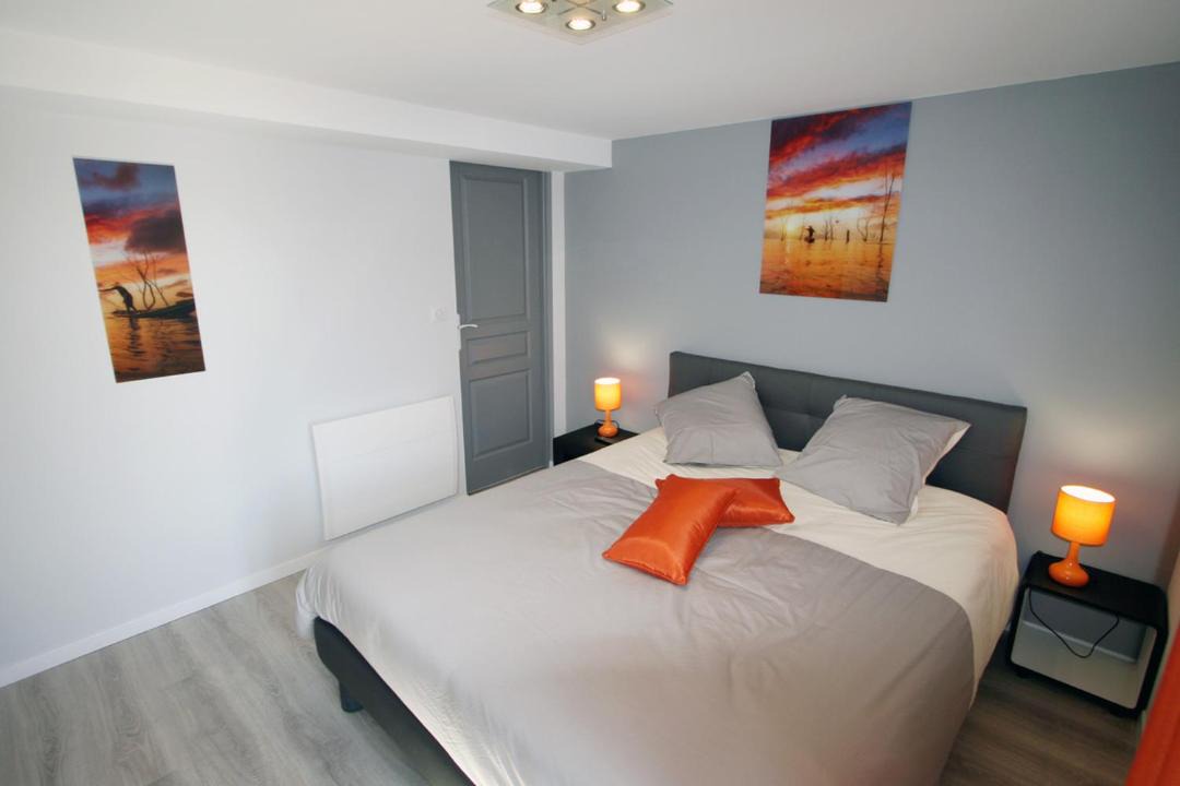 Photo of Bedroom in La Tour-Blanche-Cercles