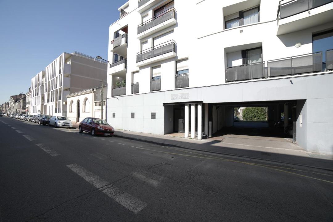 Photo of Buildings in Bassins a Flot